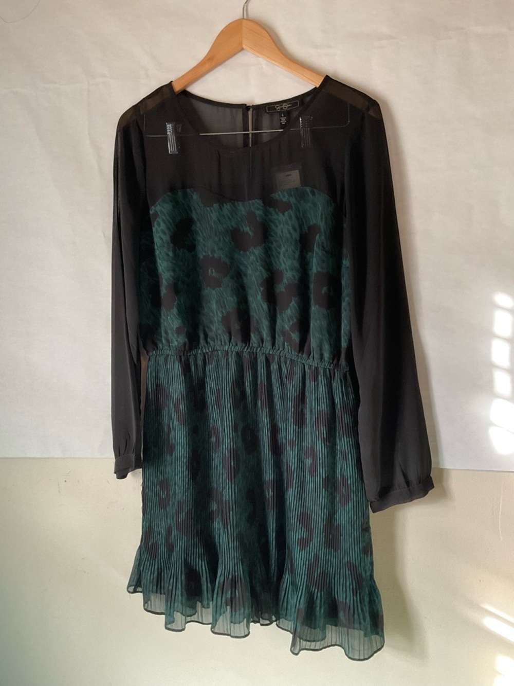 Jessica Simpson Green Black Sheer Sleeve Leopard Print Dress Pleated NWT